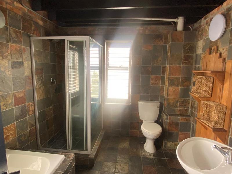 To Let 1 Bedroom Property for Rent in Sea Point Western Cape